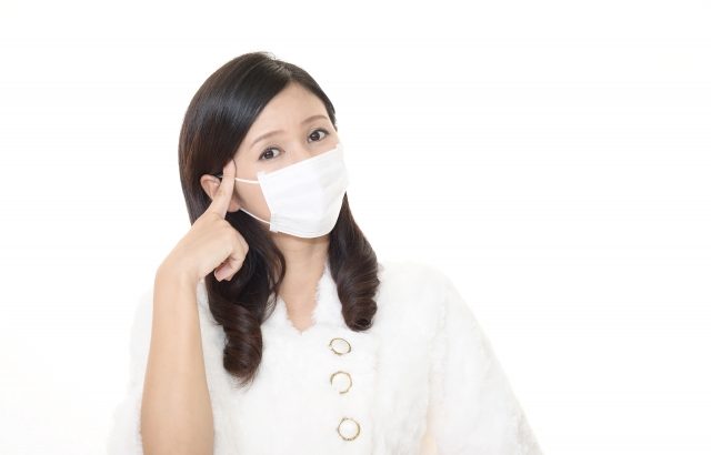 マスク生活で深刻化するほうれい線〜原因と予防は？